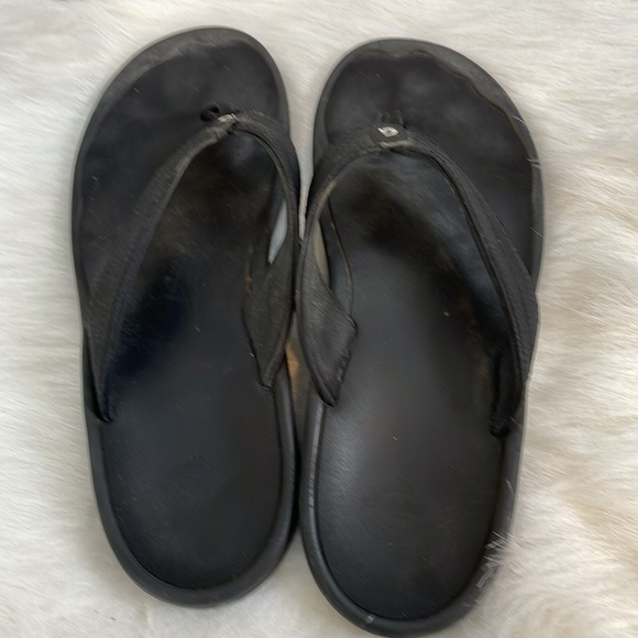Olykai Ohana Black Flip Flops - Picture 4 of 9